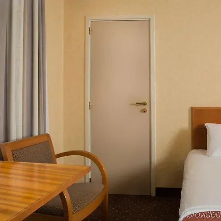 Gent Expo By Ihg Hotel 4*